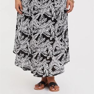 NWT Torrid Black Palm Gauze Maxi Skirt